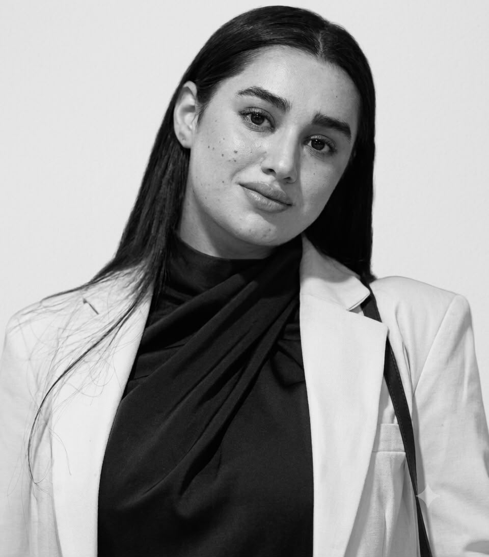 An international legal team with UK and U.S. legal backgrounds, providing strategic immigration solutions for professionals, students, entrepreneurs, and families.